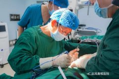 成都仁品耳鼻喉医院完成第十例慈善援助“人工耳蜗植入”手术